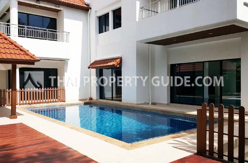House with Private Pool in Nichada Thani 
